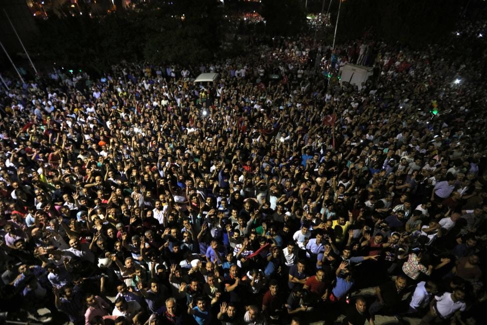 PHOTOS: MILITARY ATTEMPTS COUP IN TURKEY