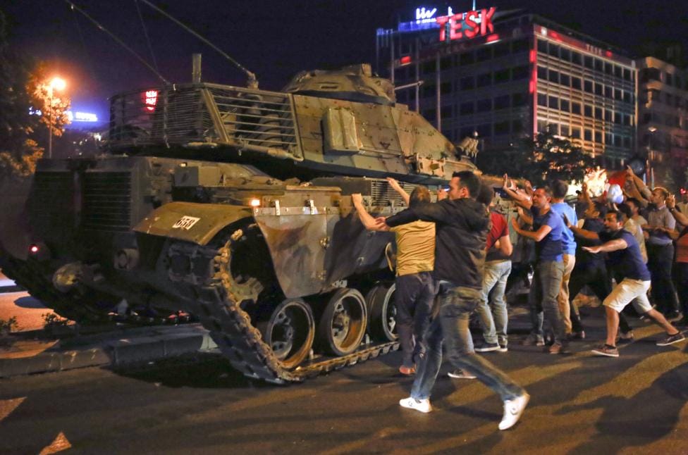 PHOTOS: MILITARY ATTEMPTS COUP IN TURKEY