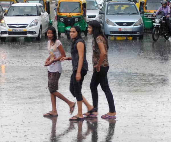 Rain in Lucknow in ten pics.
