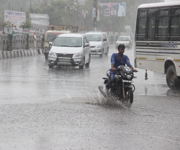 Rain in Lucknow in ten pics.