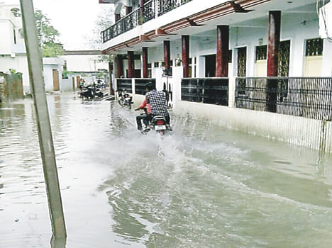 Cloud lashed day, affected life