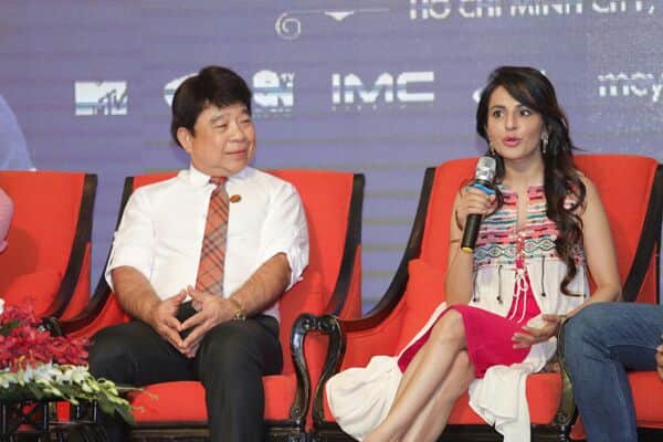 tv star roop durgapal famous in vietnam