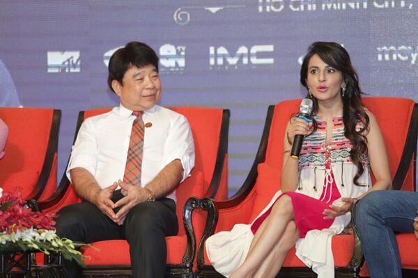 tv star roop durgapal famous in vietnam