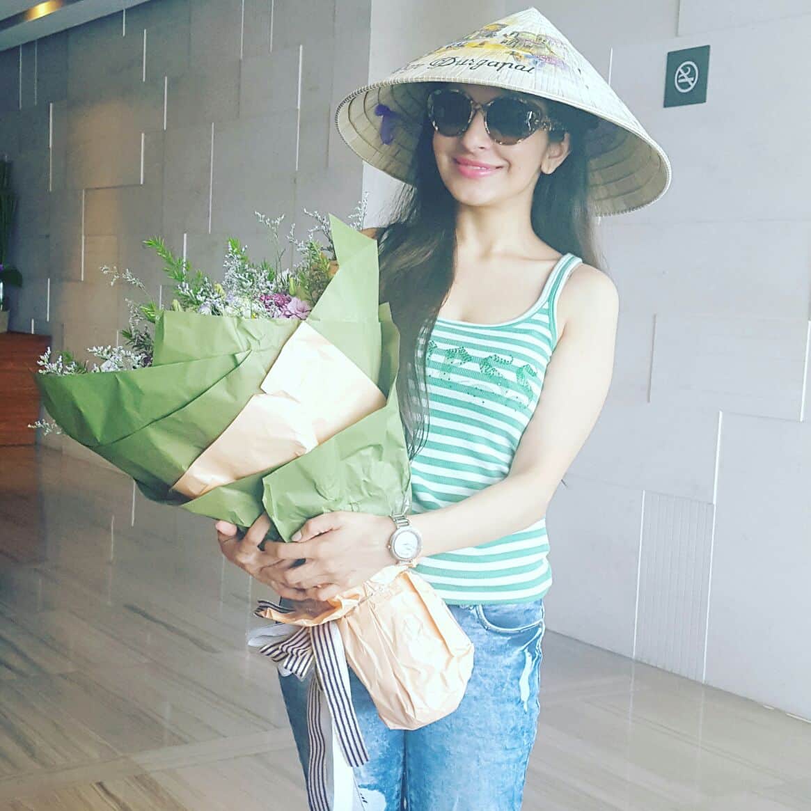 tv star roop durgapal famous in vietnam