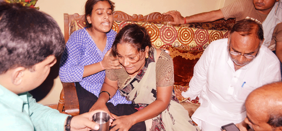 teenager burnt in temple, angry mob create ruckus