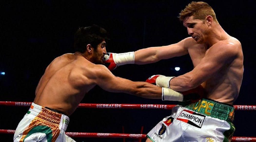 Vijender Singh defeated Harry Cope, won middleweight championship