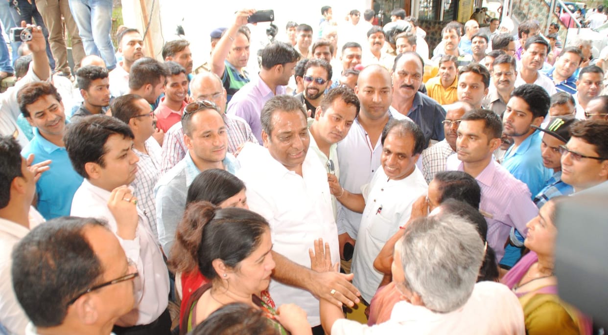 dinesh agarwal allegation on dehradun mayor