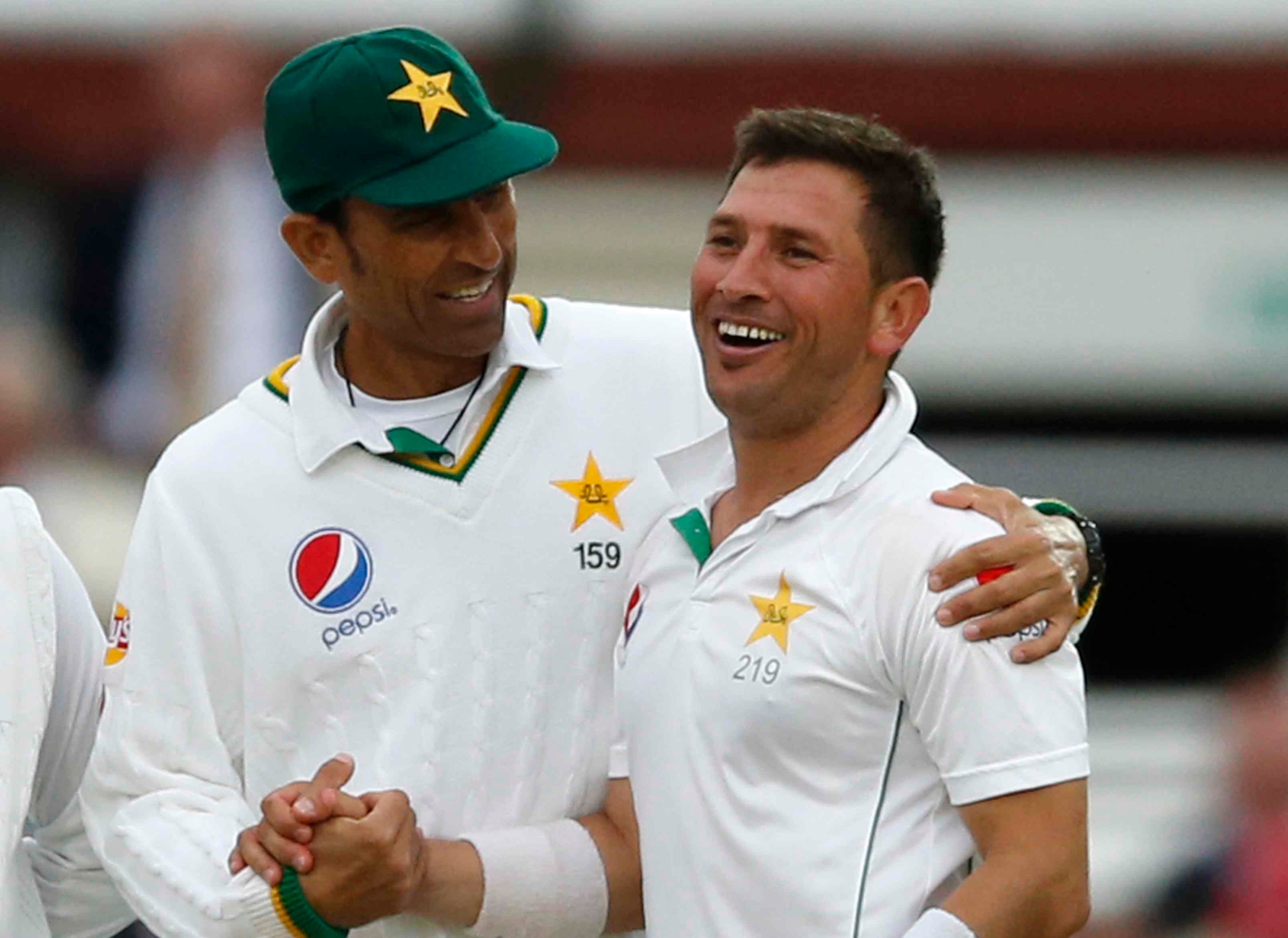 yasir shah wicketless after 31 overs in manchester test