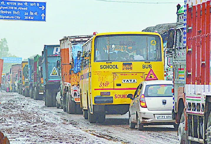 12 hours stranded on the highway Delhi Passenger
