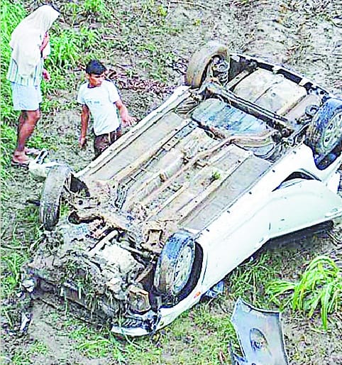 car fall down under the bridge