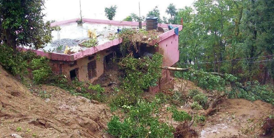 rock crack due to heavy rain weather alert for uttarakhand