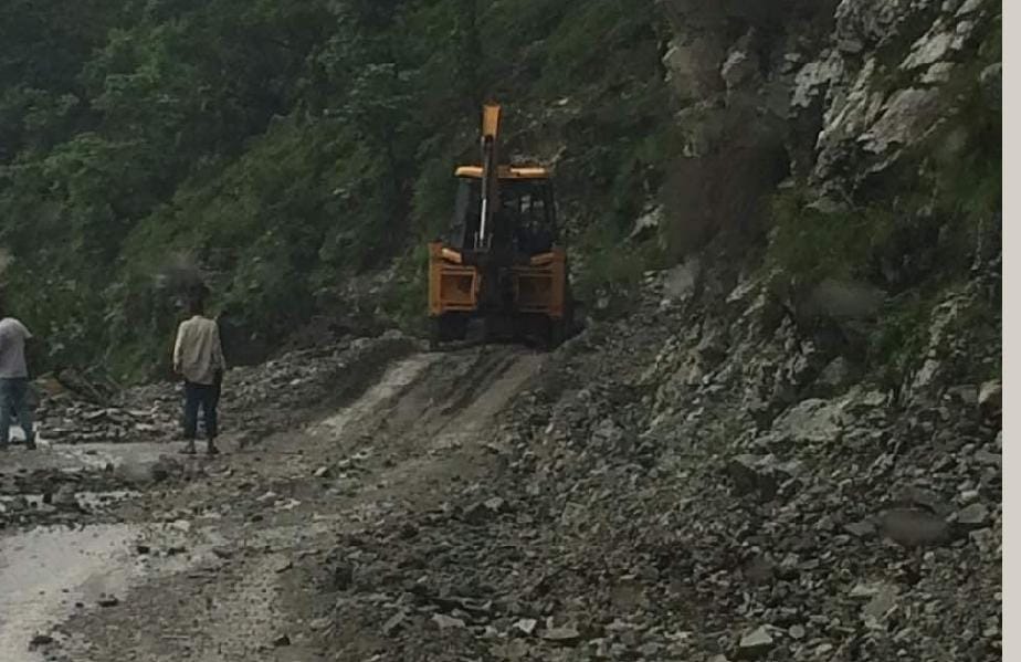 Clthy, Swanla times, turning off the road