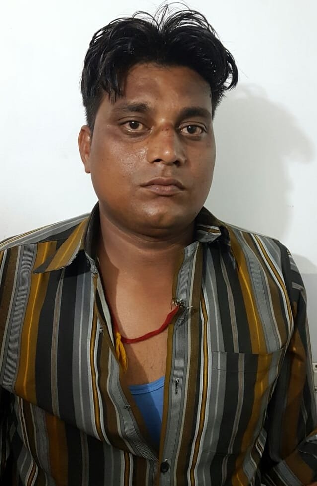 Four lakh looted from businessman Part Two crooks cede its