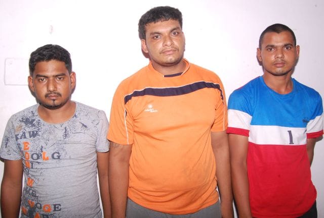 All car riders dragged Traffic Inspector