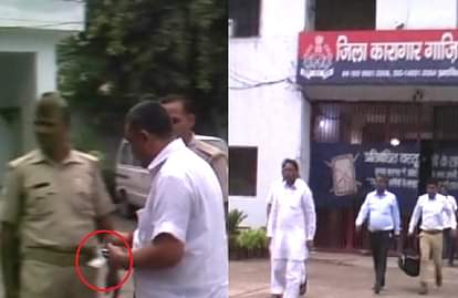 Former MP Narendra Kashyap’s supporters tip policemen outside jail