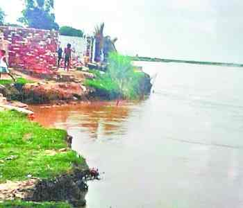 12 villages tandem flood threat