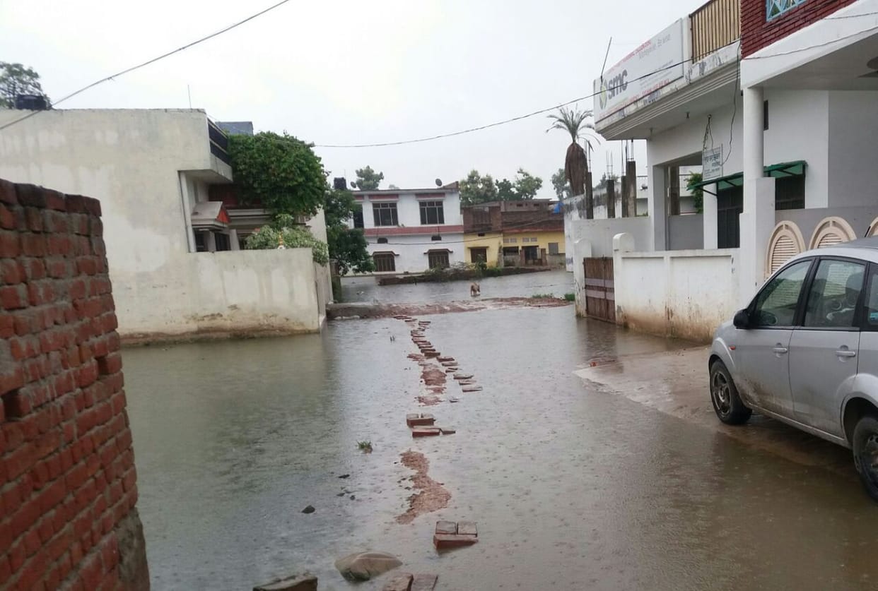 Heavy rain in Lowland
