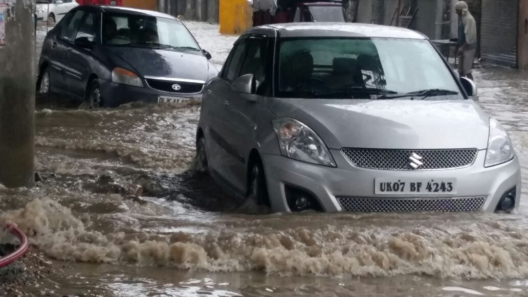 heavy water logging in dehradun due to rain