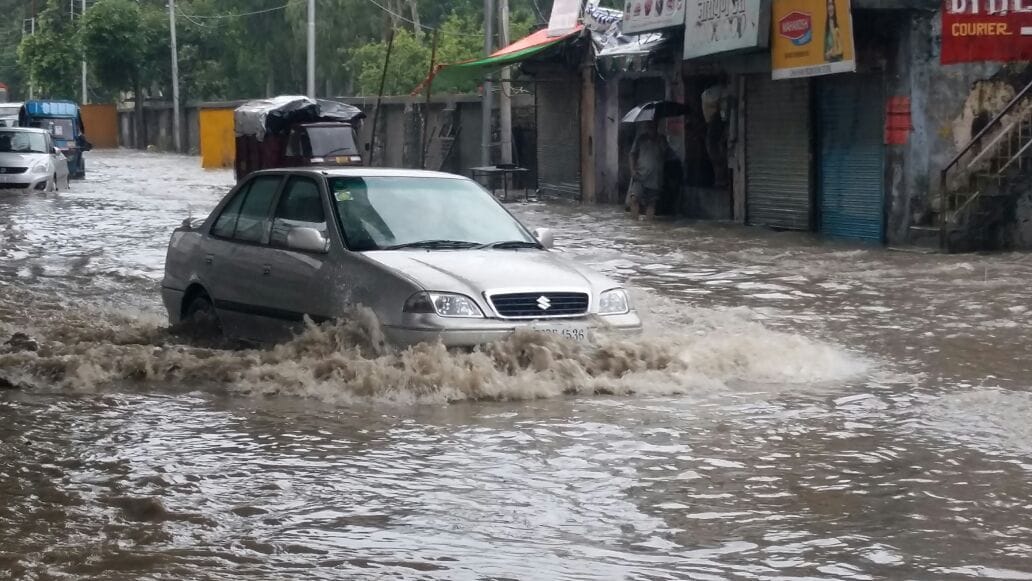 heavy water logging in dehradun due to rain