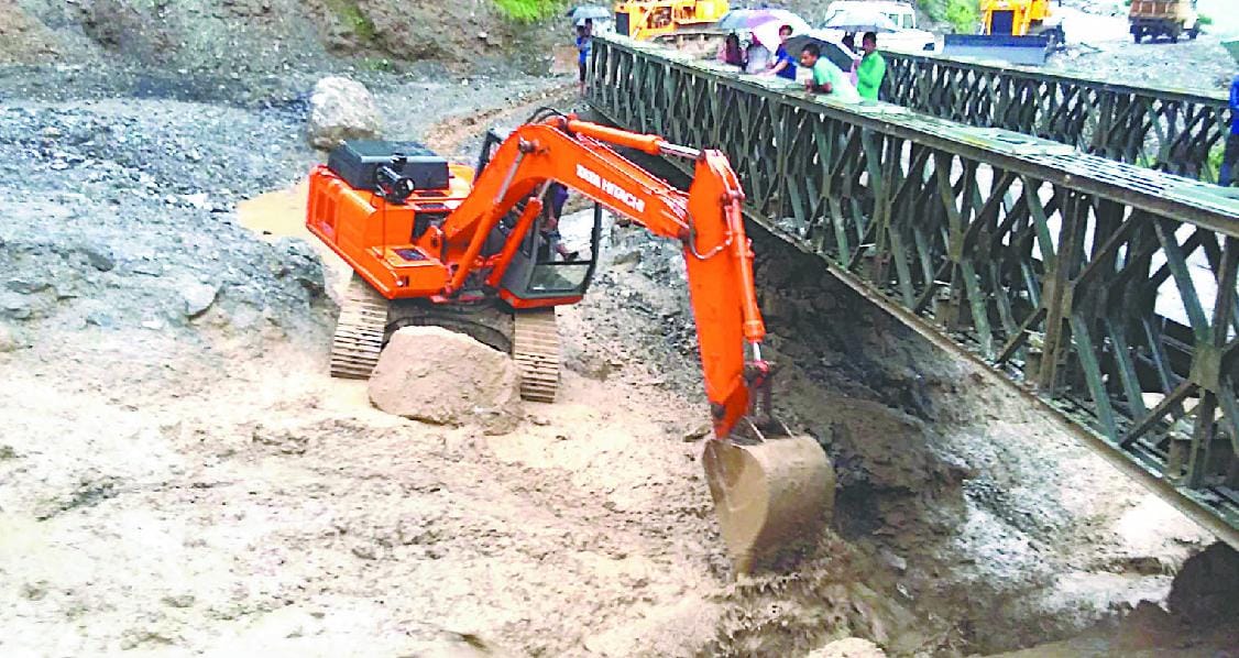 Ptah debris Hrdia bridge 10 meters in area