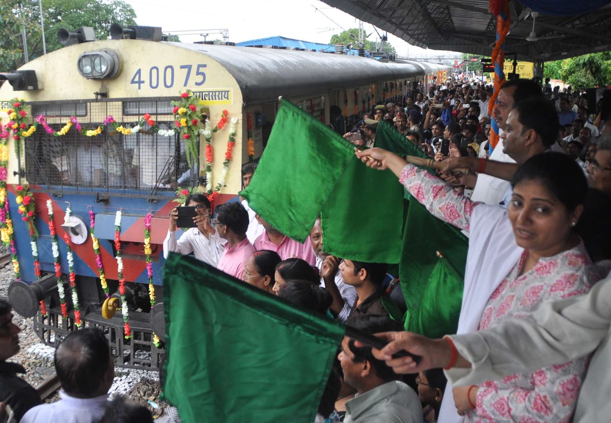MEMU train appeared green signal