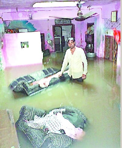 People in low-lying areas struck , waterlogged homes