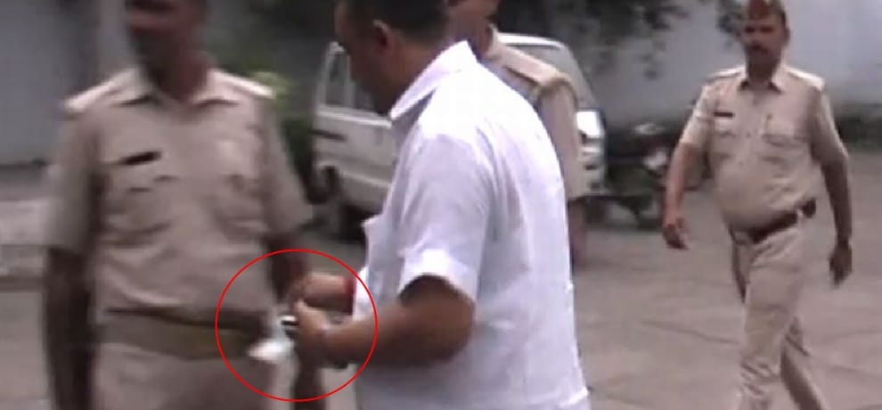 MPs have came out from the jail, distribute note for policeman