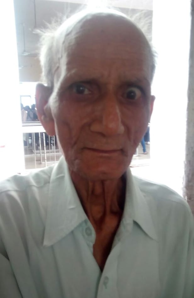 Take a pair of elderly monkey ran
