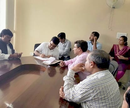 Raid on natwar goal in Lucknow.