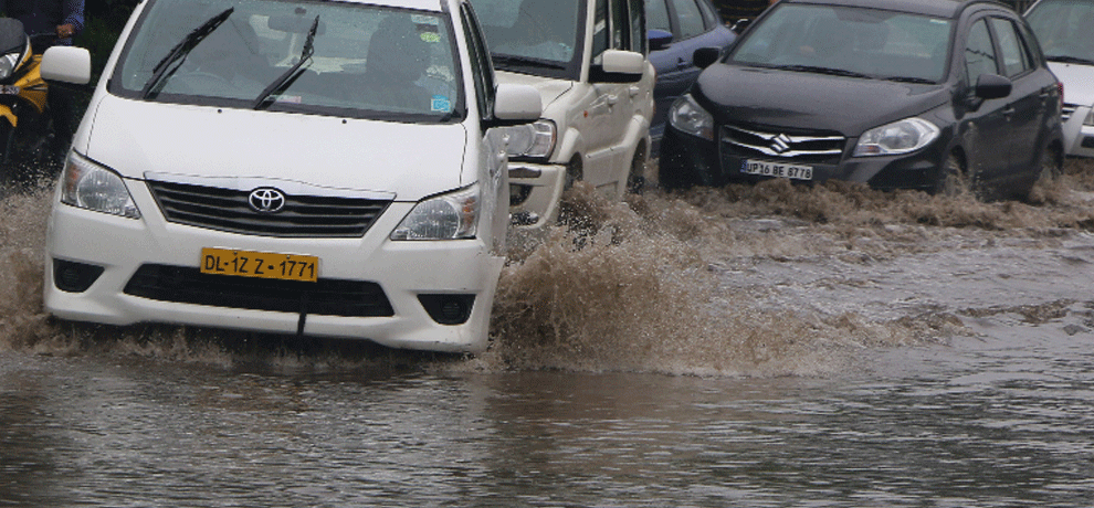 rain effected life badly in delhi ncr