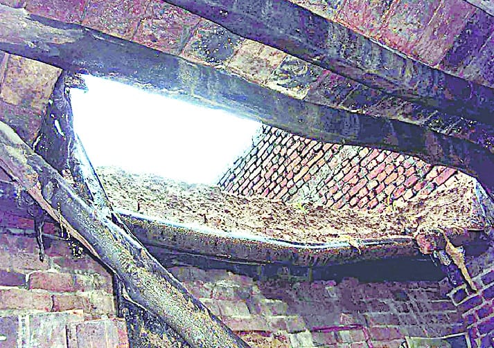 Roof collapsed, there was chaos