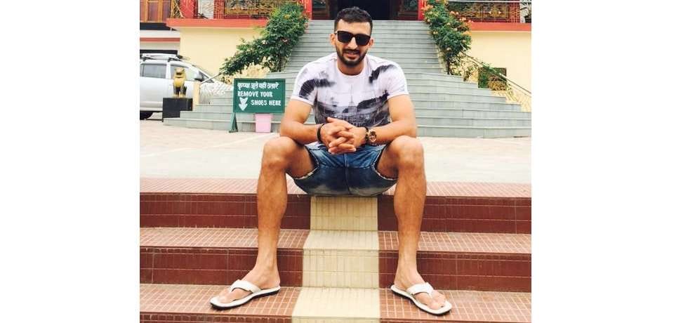 cricketer rishi dhawan in manali
