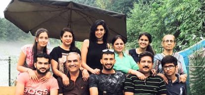 cricketer rishi dhawan in manali