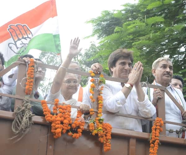 Road show of Congress in Lucknow.