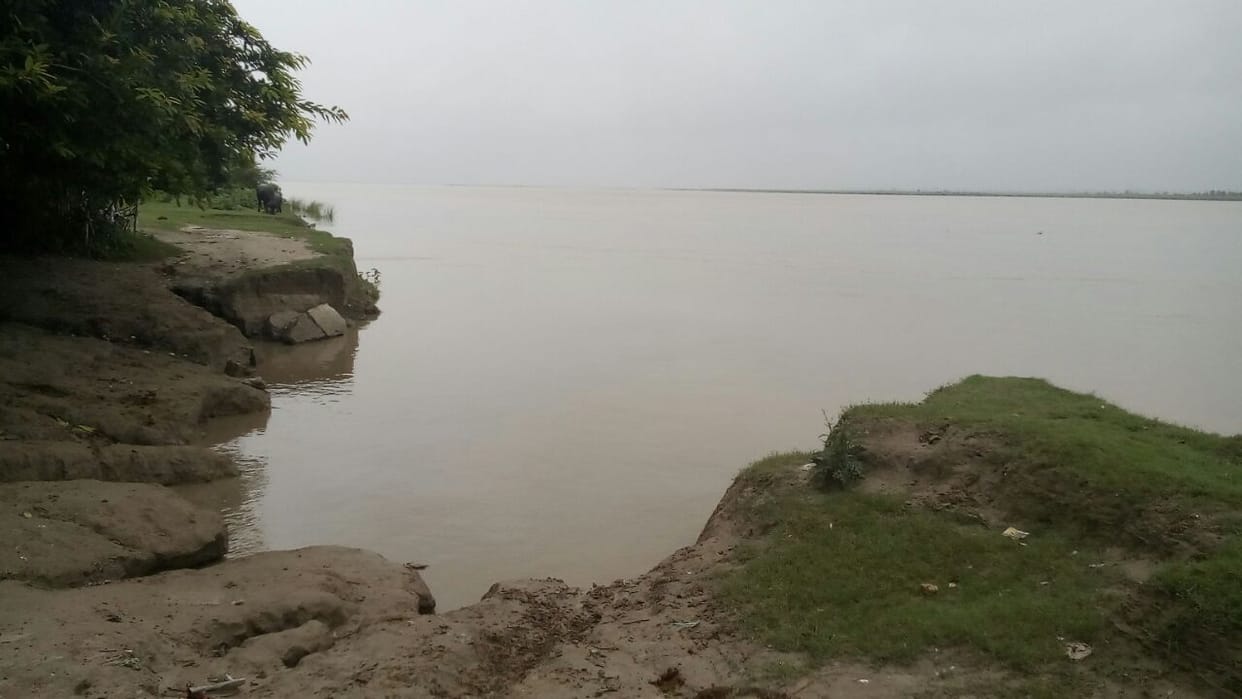 Sarayu river came close to the red mark