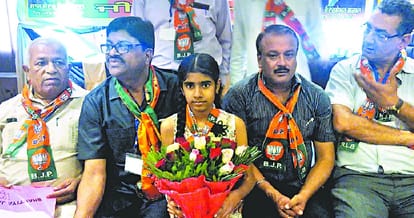sixth class girl anshika from kapurthala wrote an email to prime minister narendra modi