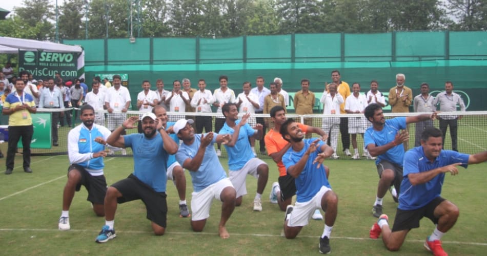 leander paes dance, leader paes dance in tennis court, leander paes dance in chandigarh