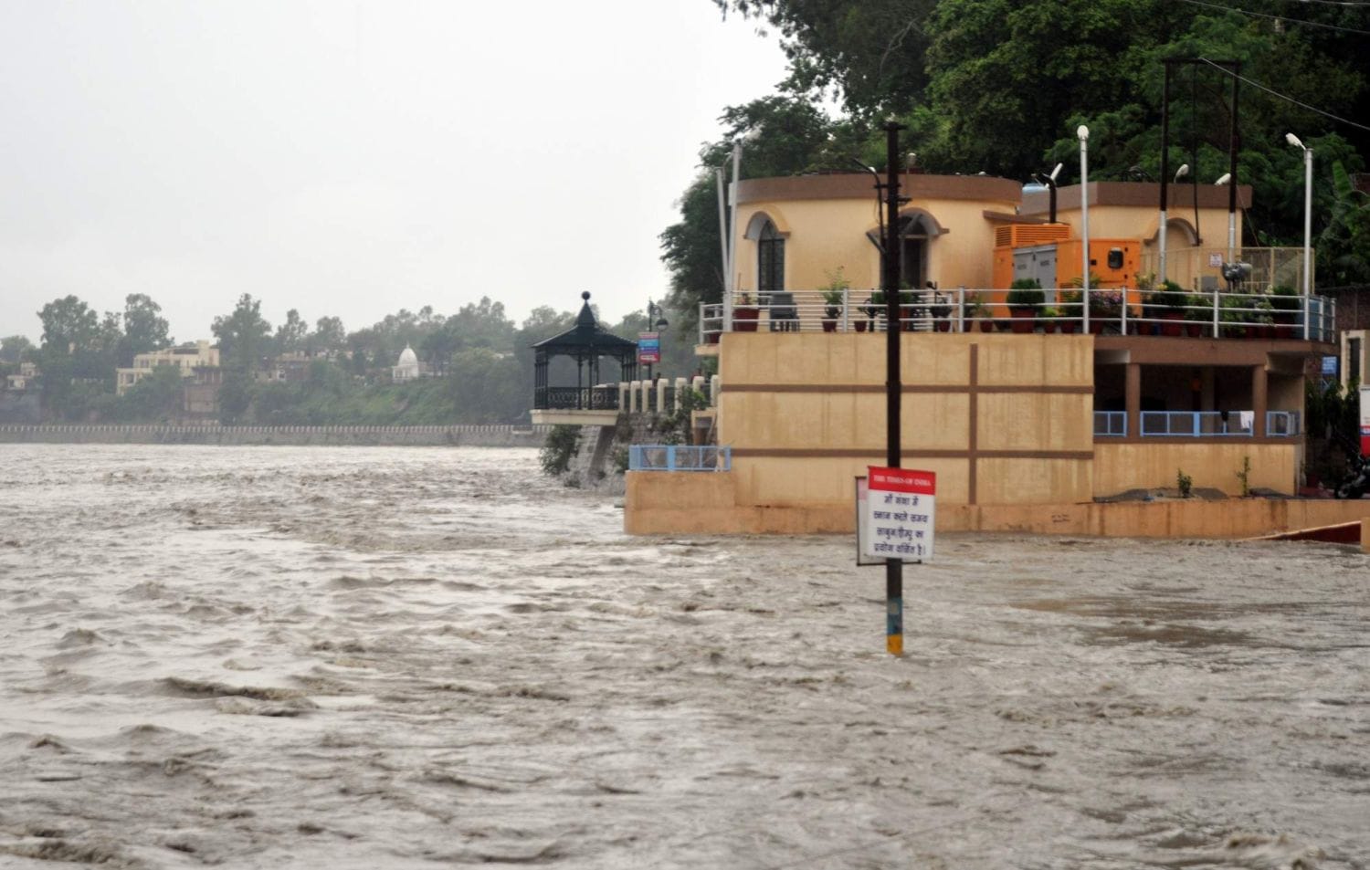 uttarakhand facing flood like situation due to rain