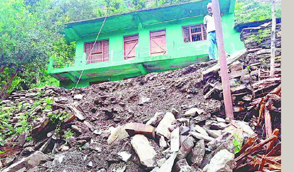 Batla residential houses in the village at risk