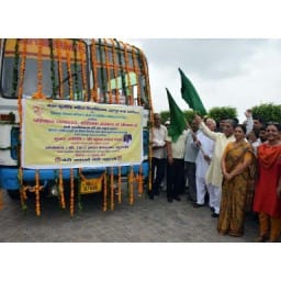 sonipat news, hindi news, bus, ladki