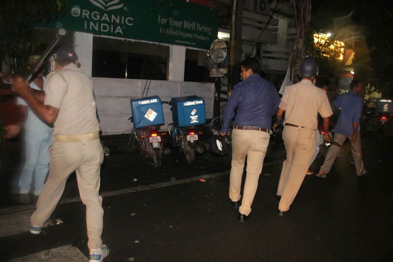 clash between two groups in lucknow