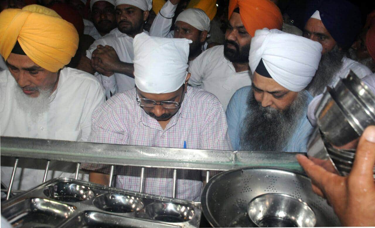 delhi cm arvind kejriwal visited golden temple amritsar for repentance on menifesto mistake