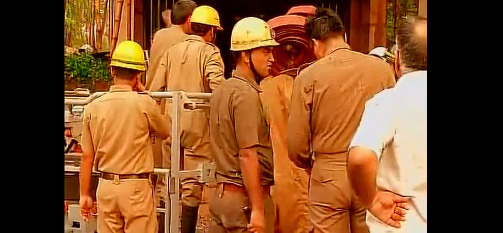 fire in SCOPE Minar building delhi
