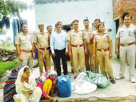 280 liters of liquor seized by the police and excise team