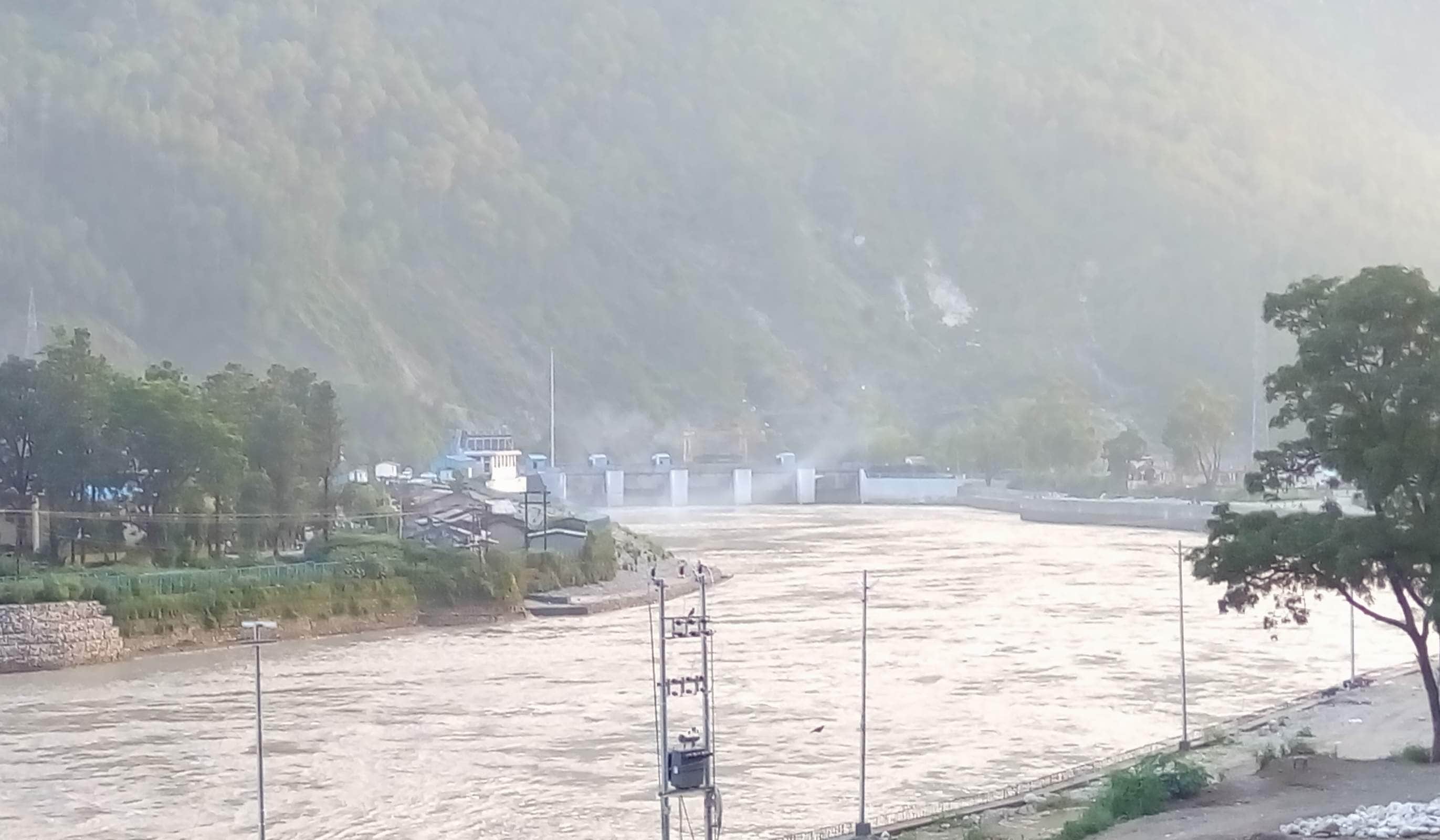 temperature zero in gangotri, river water frozen.