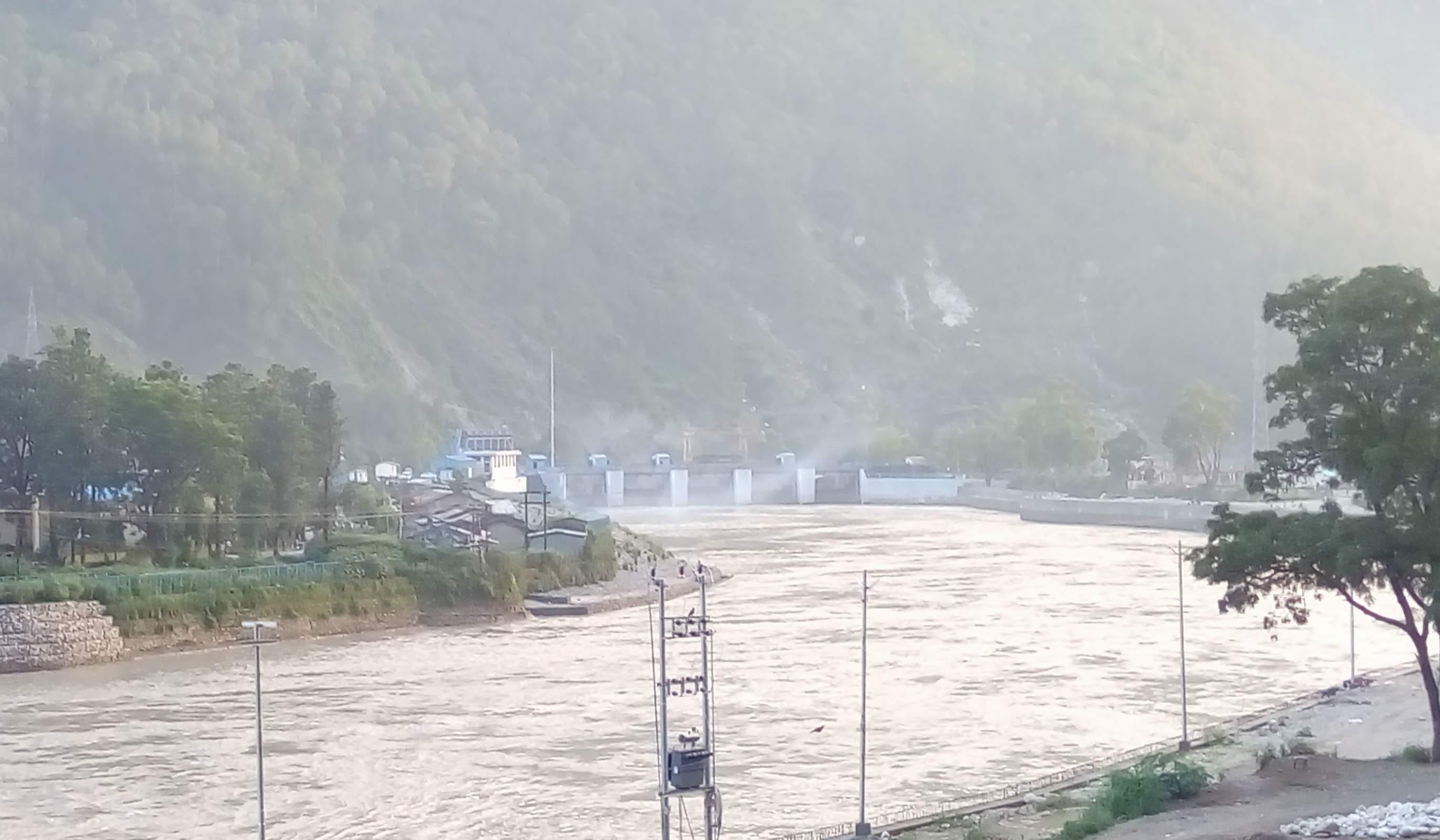 temperature zero in gangotri, river water frozen.