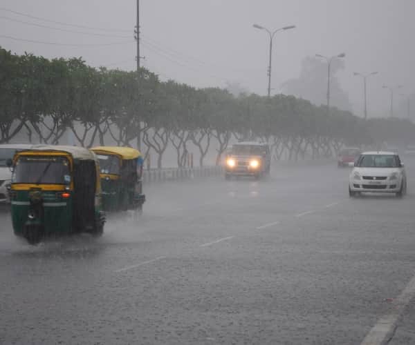 rain and weather in Lucknow.