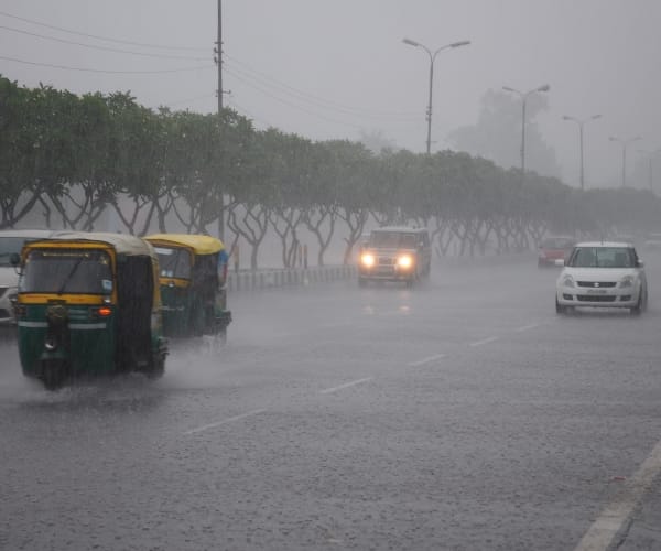 rain and weather in Lucknow.