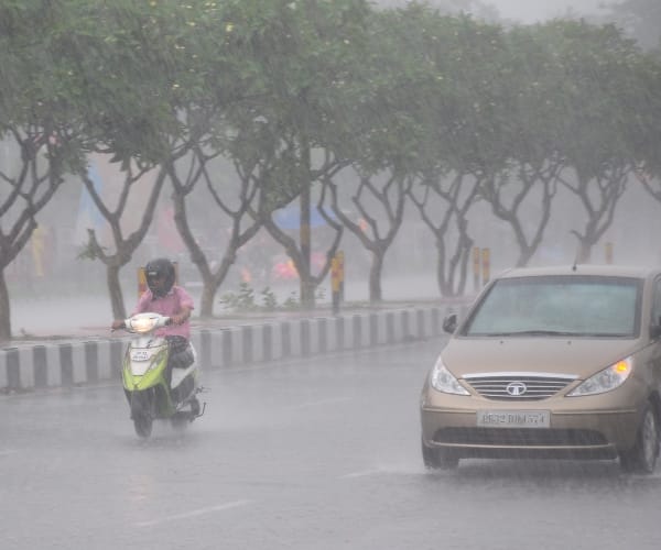 rain and weather in Lucknow.