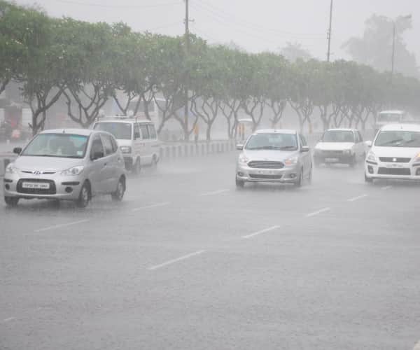 rain and weather in Lucknow.